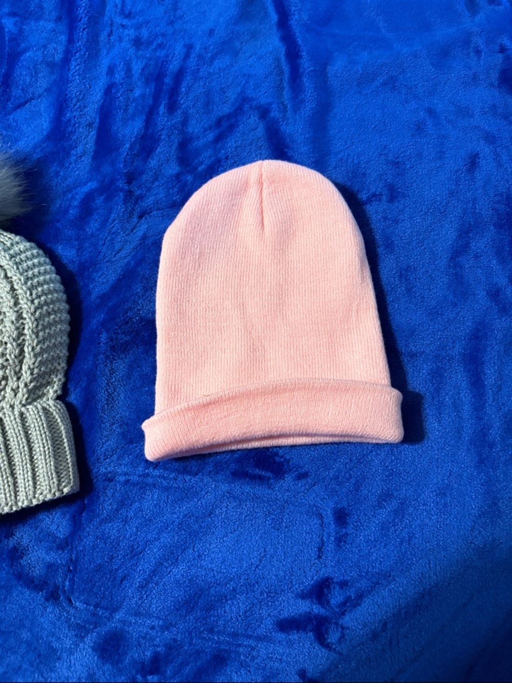 Women’s Knit Beanie Duo - Pink & Gray Pom Hat gray hat has matching gloves. Nwot - Picture 3 of 9